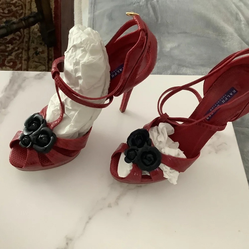 Shoes - Picture 2 of 8